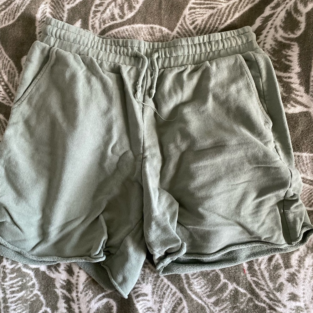 Woman’s H&M green shorts large